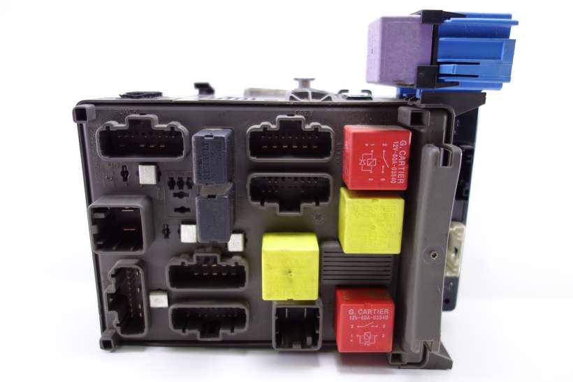 Caja de fusibles Renault Laguna 8200228549 55RDFV026 44209580731 - foto 1
