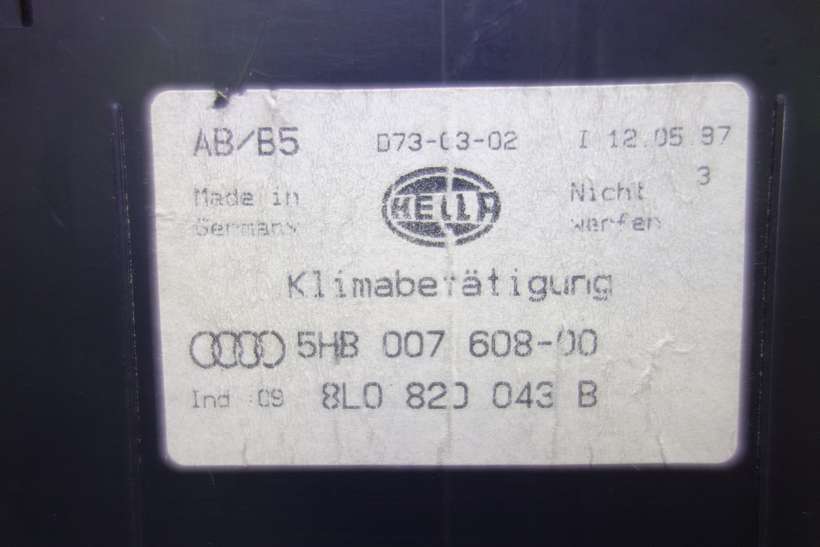 Panel de clima Audi A3 8L0820043B 8L0 820 043 B Hella 5HB00760800 5HB 007 608-00 - foto 3