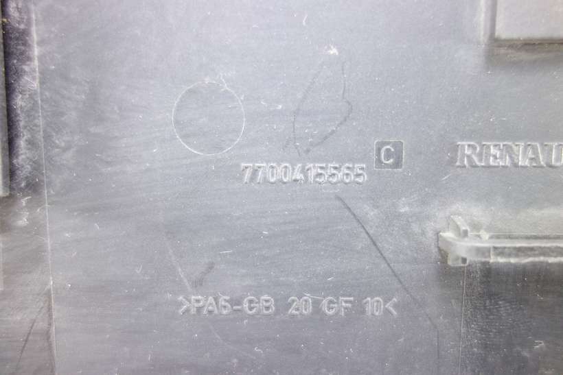 Caja de fusibles Renault Clio 7700415565 P77004296654F 216522153A 21652215-3 A - foto 3