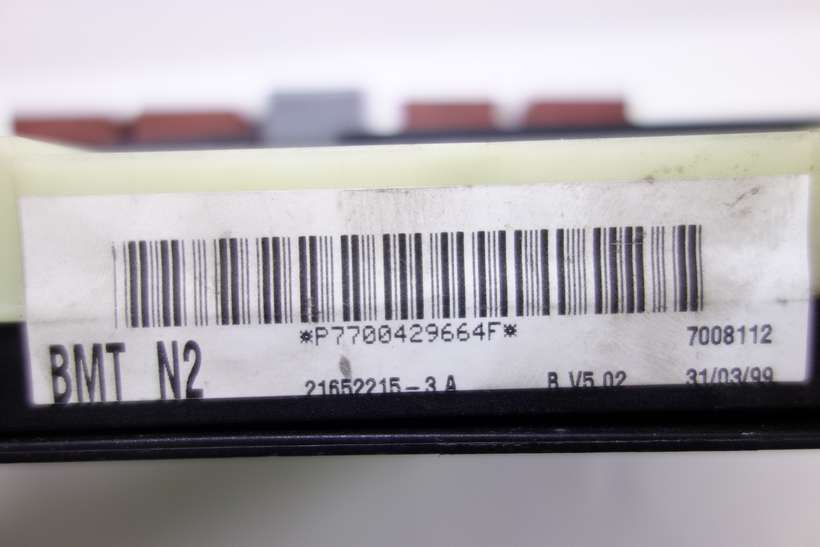 Caja de fusibles Renault Clio 7700415565 P77004296654F 216522153A 21652215-3 A - foto 4