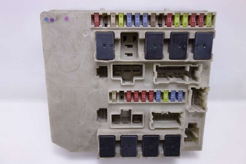 Caja de fusibles Renault Clio 233293F - foto 1