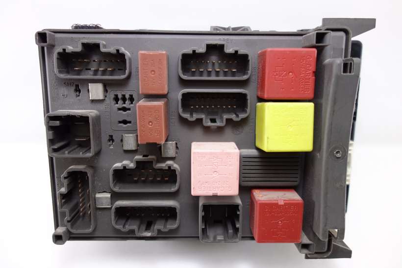 Caja de fusibles Renault Laguna 8200190269 55RDF2015 - foto 1