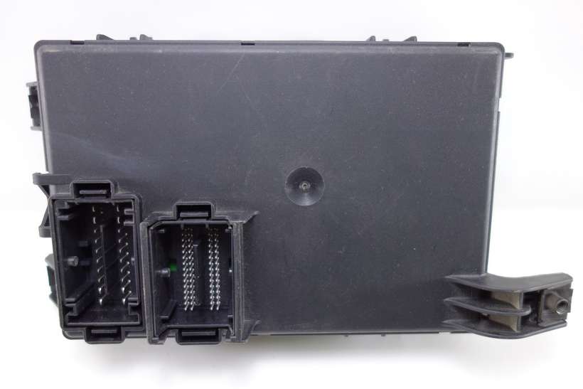 Caja de fusibles Fiat Grande Punto 00517986150 97RI010040 97R I-01 0040 AM433RX2 - foto 2