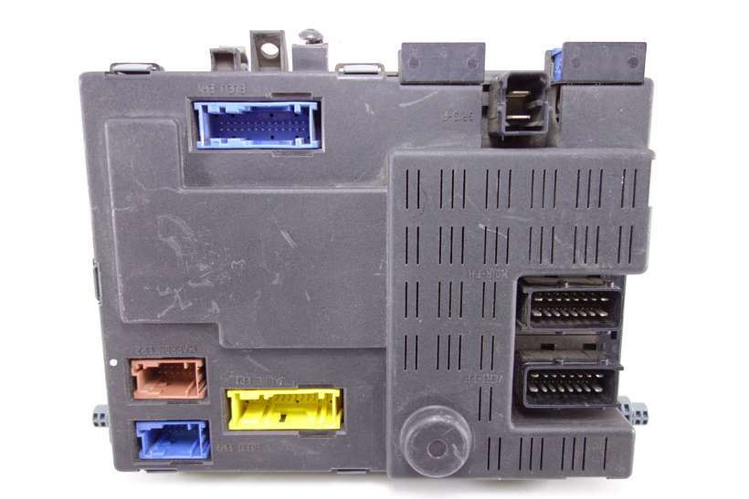 Caja de fusibles Citroen Xsara 9645148980 96 451 489 80 Valeo 73007512 730 075 12 Sylea 15233500 152 335 00 - foto 1