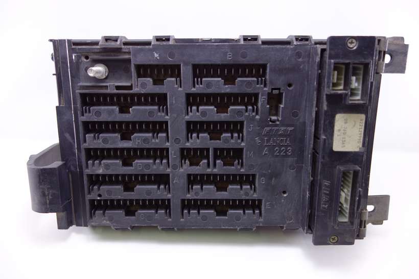 Caja de fusibles Fiat Brava 8221299900 822129990 0 VB7601565 VB 760 1565 A 223 - foto 2