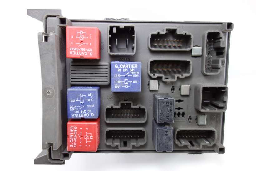 Caja de fusibles Renault Laguna 8200148810 8200004201E 8200004201-E 508002209 - foto 1