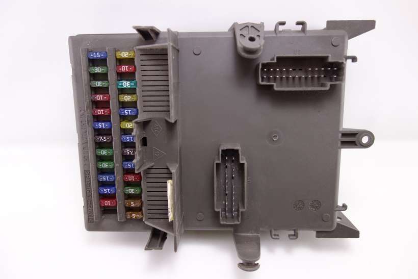 Caja de fusibles Renault Laguna 8200148810 8200004201E 8200004201-E 508002209 - foto 2