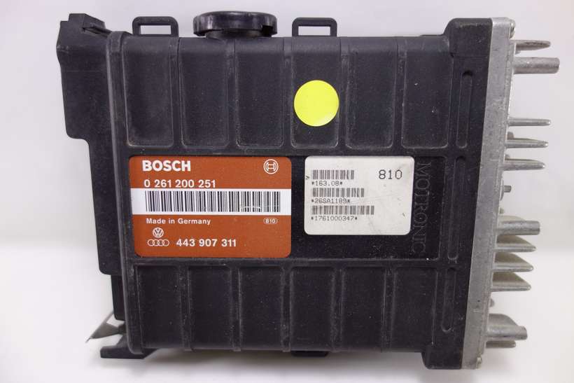 Centralita del motor Audi 80-90 443907311 443 907 311 Bosch 0261200251 0 261 200 251 - foto 1