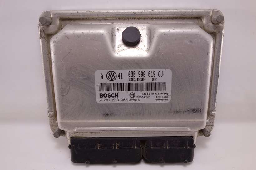 Centralita del motor Volkswagen Golf 038906019CJ 038 906 019 CJ Bosch 0281010302 0 281 010 302 EDC15P - foto 1