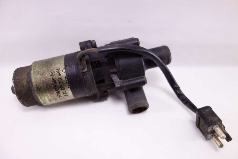 Bomba de agua Mercedes W124 0008359464 000 835 94 64 402892 402.892 - foto 1