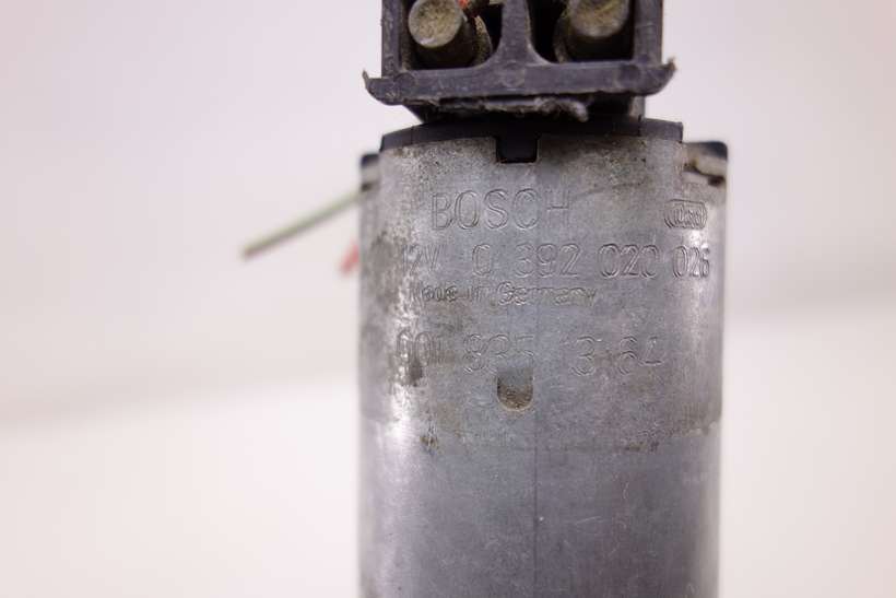 Bomba de limpia Mercedes R170 W208 0018351364 001 835 13 64 Bosch 0392020026 0 392 020 026 - foto 2