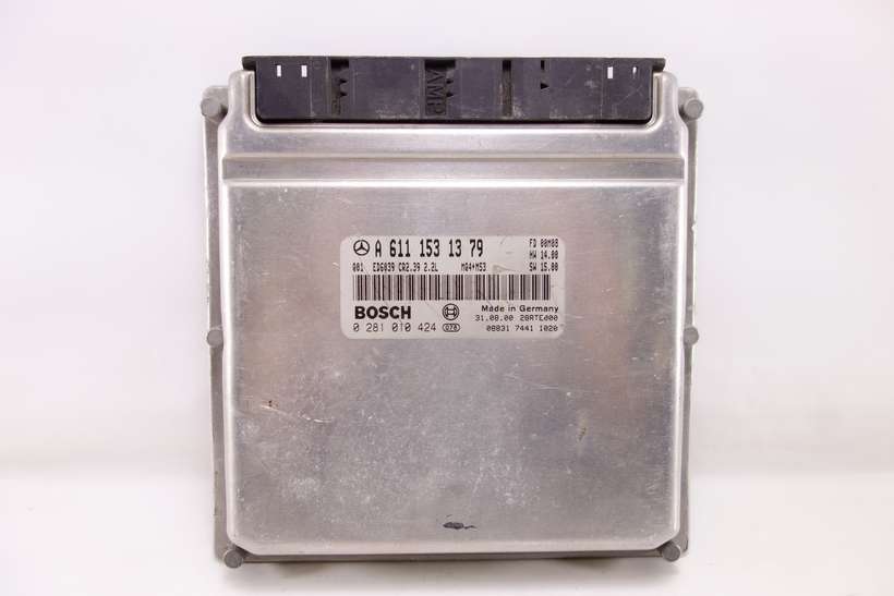 Centralita del motor Mercedes Sprinter A6111531379 A 611 153 13 79 Bosch 0281010424 0 281 010 424 - foto 1