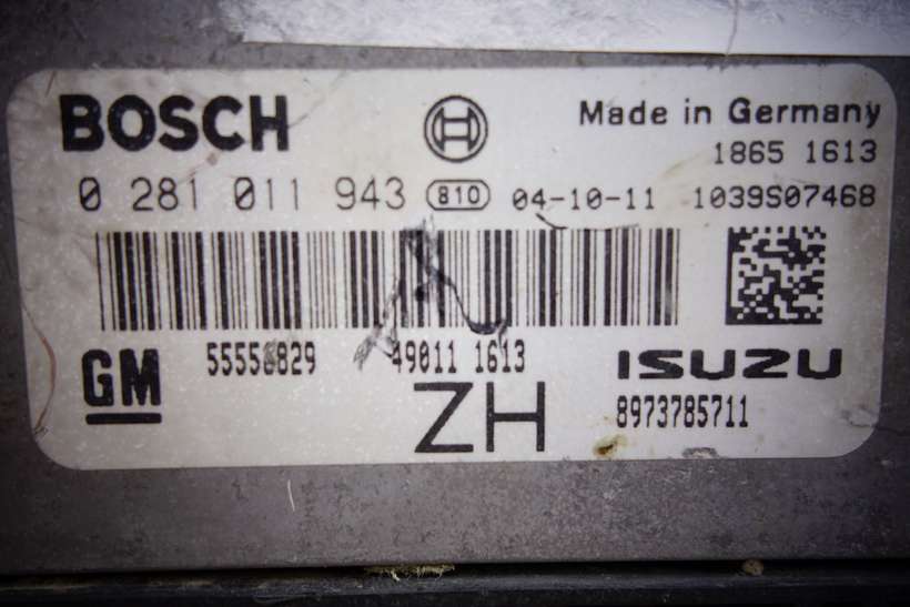 Centralita del motor Opel Astra 8973785711 55556829 BOSCH 0281011943 ZH ISUZU - foto 2