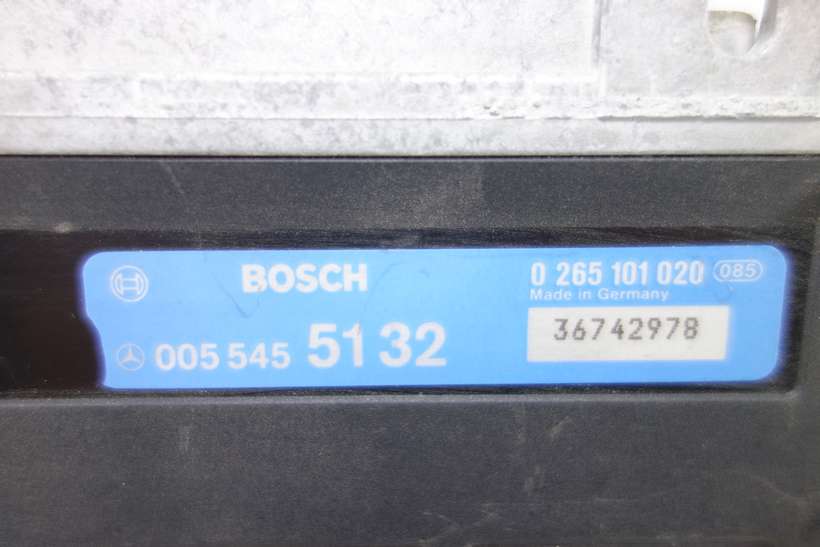 Centralita del motor Mercedes Benz W124 0055455132 005 545 51 32 Bosch 0265101020 0 265 101 020 - foto 2
