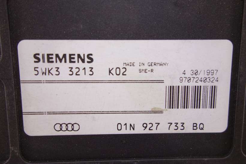 Centralita del motor VW Passat B5 Audi A4 A6 01N927733BQ 01N 927 733 BQ Siemens 5WK33213K02 5WK3 3213 K02 - foto 2