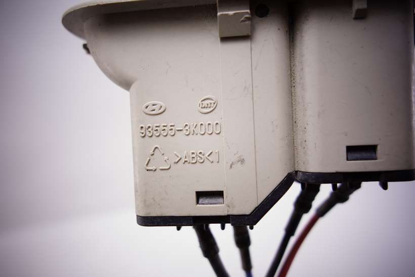 Interruptor de abrir Hyundai Sonata 935553K000 93555-3K000 - foto 3
