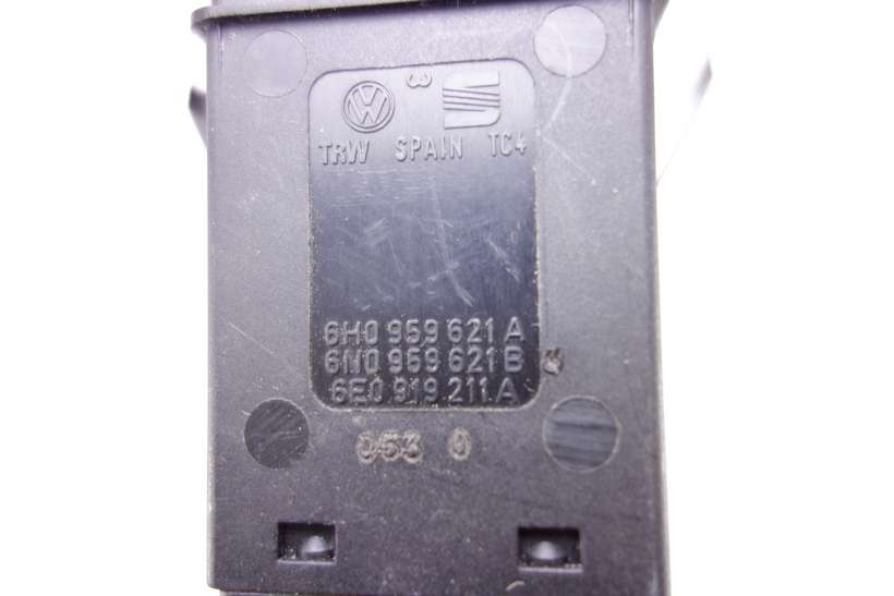 Interruptor de calefacción Volkswagen Polo Lupo Seat Arosa 6H0959621A 6H0 959 621 A 6N0959621B 6N0 959 621 B 6E0919211A 6E0 919 211 A - foto 2