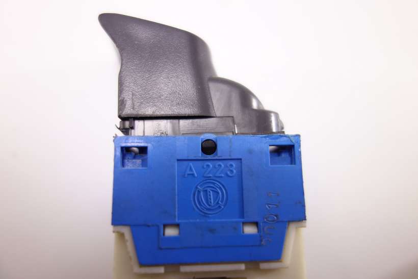 Interruptor de elevalunas Fiat Marea Brava A223 - foto 2