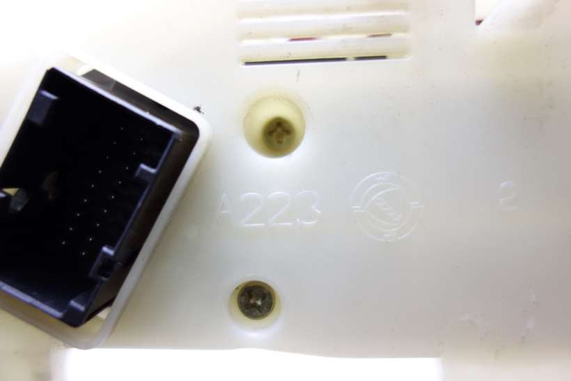 Interruptor de elevalunas Fiat Punto A223 - foto 2