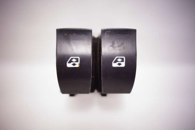 Interruptor de elevalunas Renault Megane 315033 313603H 3136 03H - foto 1