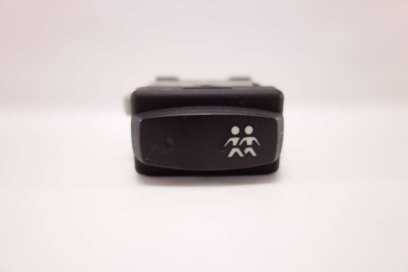 Interruptor de elevalunas Renault Megane Scenic 28082 307799 313702H 3137 02H - foto 1