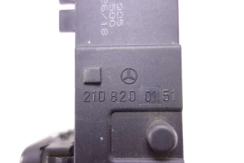 Interruptor de calefacción Mercedes W210 2108200151 210 820 01 51 - foto 2