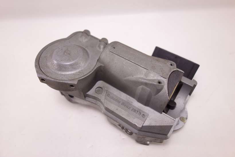 Bloqueo del volante Columna de direccion Mercedes E220 Vito Viano Daimler A2034620730 2030 203.0 - foto 1