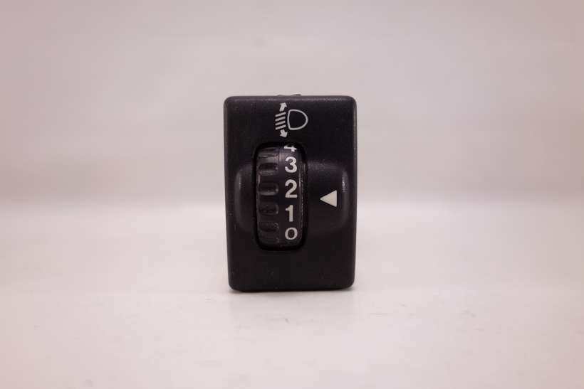 Interruptor de luz Suzuki Liana 32932074 329-32074 - foto 1