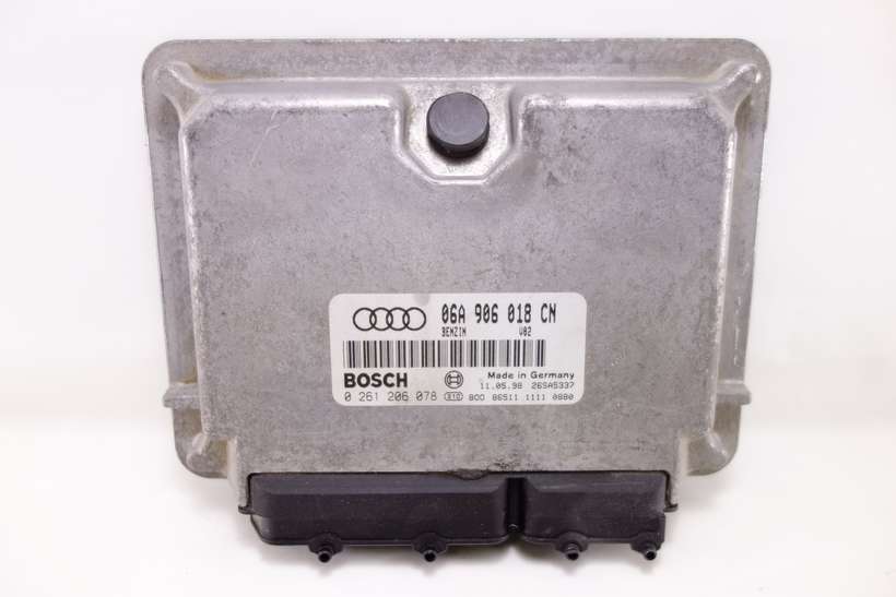 Centralita del motor Audi A3 06A906018CN 06A 906 018 CN Bosch 0261206078 0 261 206 078 - foto 1