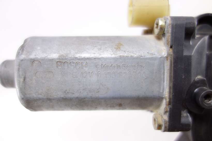 Motor de elevalunas Renault Megane 0130821720 Bosch 0 130 821 720 - foto 2