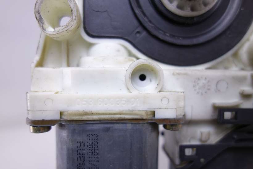 Motor de elevalunas VW Golf 9776101434203 9776-101434-203 F005S00048 F005 S0 0048 101386101774 101386-101/774 0536003501 053.600350.1 - foto 4