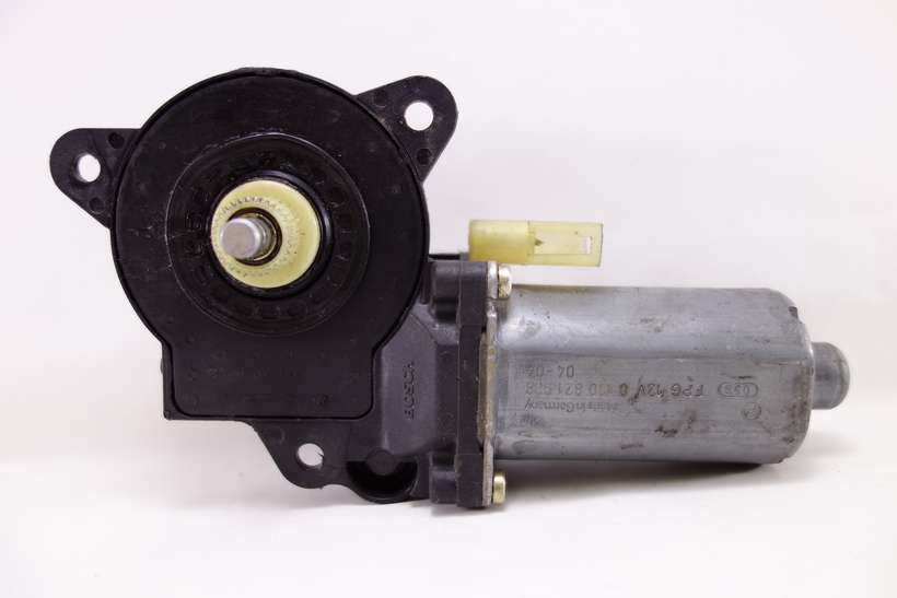Motor de elevalunas Ford Fiesta & Fusion 0130821938 0 130 821 938 - foto 1