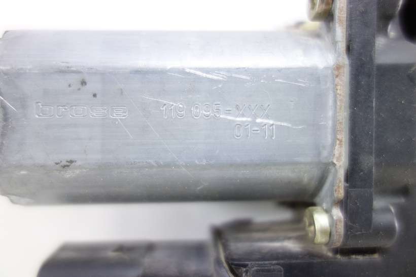 Motor de elevalunas VW Golf 9776105406301 9776-105406-301 F005S00059 F005 S0 0059 119095XXX 119 095-XXX Bosch 0130821697 0 130 821 697 - foto 3