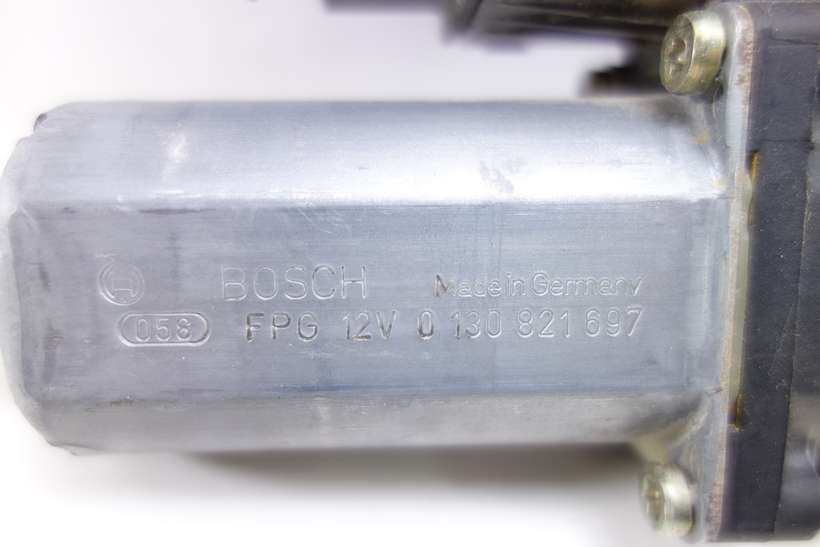 Motor de elevalunas VW Golf 9776105406301 9776-105406-301 F005S00059 F005 S0 0059 119095XXX 119 095-XXX Bosch 0130821697 0 130 821 697 - foto 4