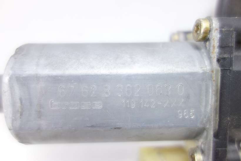 Motor de elevalunas BMW E46 676283620630 67 62 8 362 063 0 Bosch 0130821716 0 130 821 716 119142XXX 119 142-XXX - foto 3