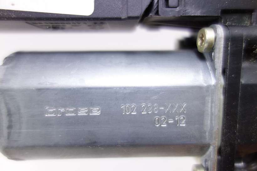 Motor de elevalunas Peugeot 307 9637130480 Bosch 0130821766 0 130 821 766 102238XXX 102 238-XXX 990831101 990831-101 - foto 3