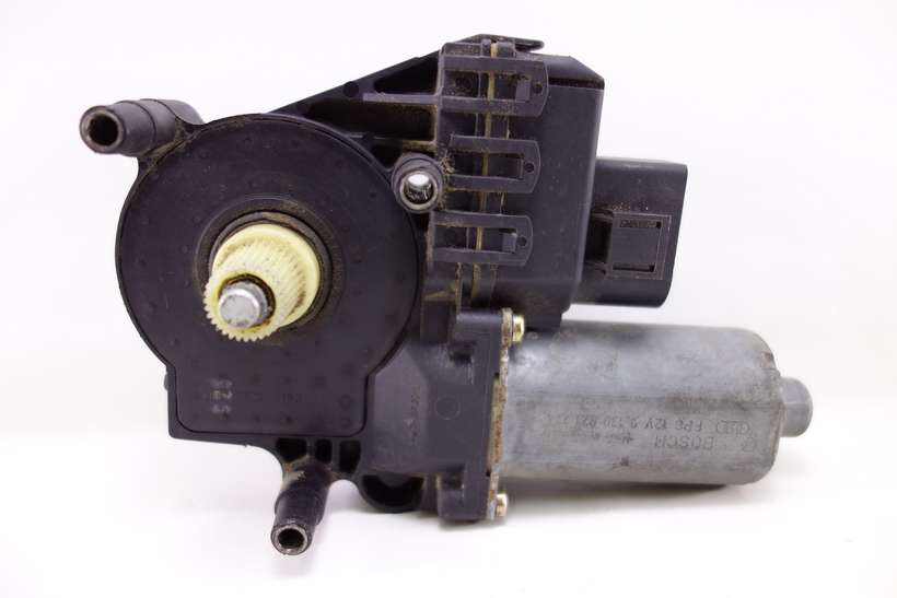 Motor de elevalunas Audi A6 Bosch 0130821774 0 130 821 774 102854XXX 102 854-XXX - foto 1