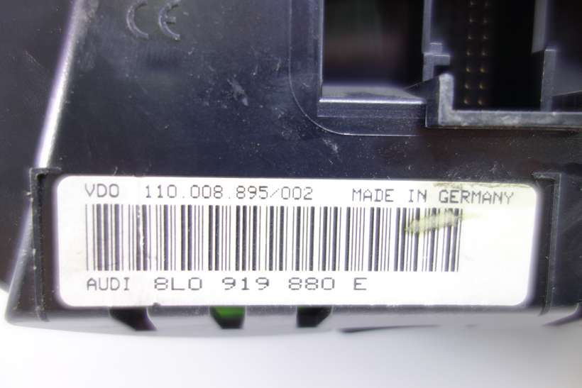 Cuadro de instrumentos Audi A3 8L 8L0919880E 8L0 919 880 E VDO 110008895002 110.008.895/002 - foto 3