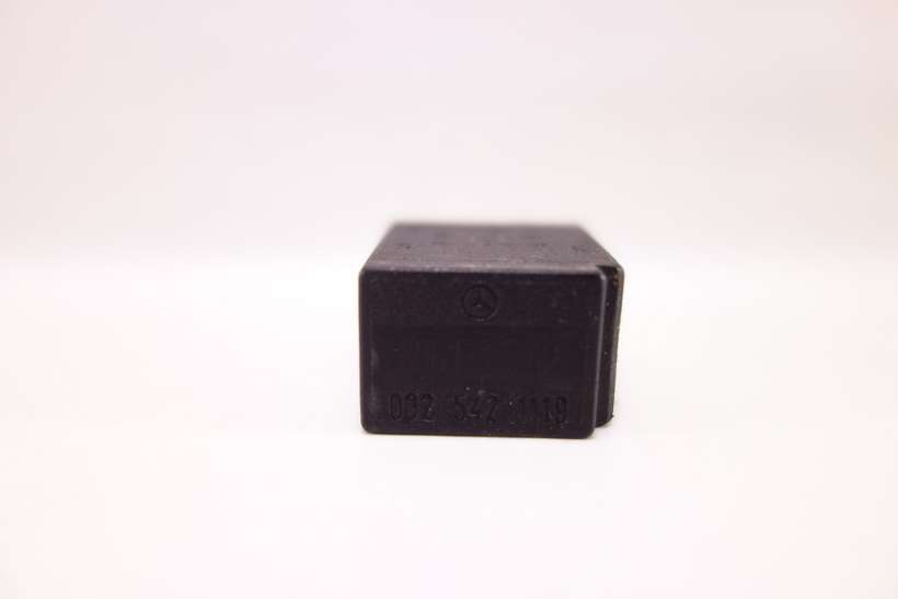 Rele Mercedes Benz A B C E 0025421119 002 542 1119 Hella 4RA00781300 4RA 007 813-00 - foto 2