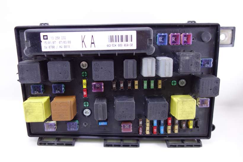 Caja de fusibles Opel Astra Zafira 13250232 13 250 232 Hella 5DK00946430 5DK 009 464-30 KA - foto 1