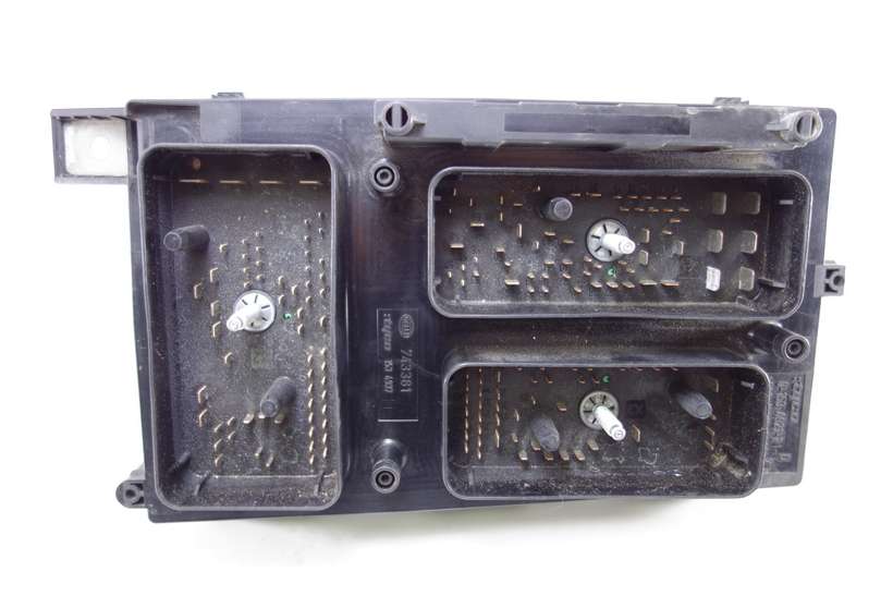 Caja de fusibles Opel Astra Zafira 13250232 13 250 232 Hella 5DK00946430 5DK 009 464-30 KA - foto 2