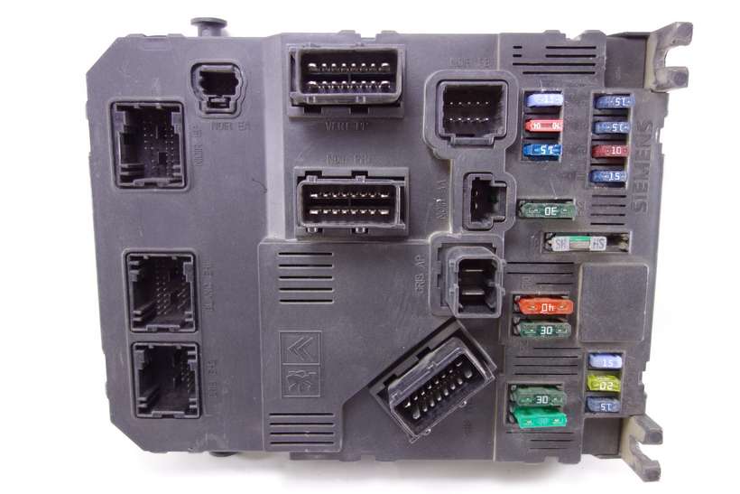 Caja de fusibles Citroen Peugeot 9646777480 S118085110G S118085110 G - foto 1