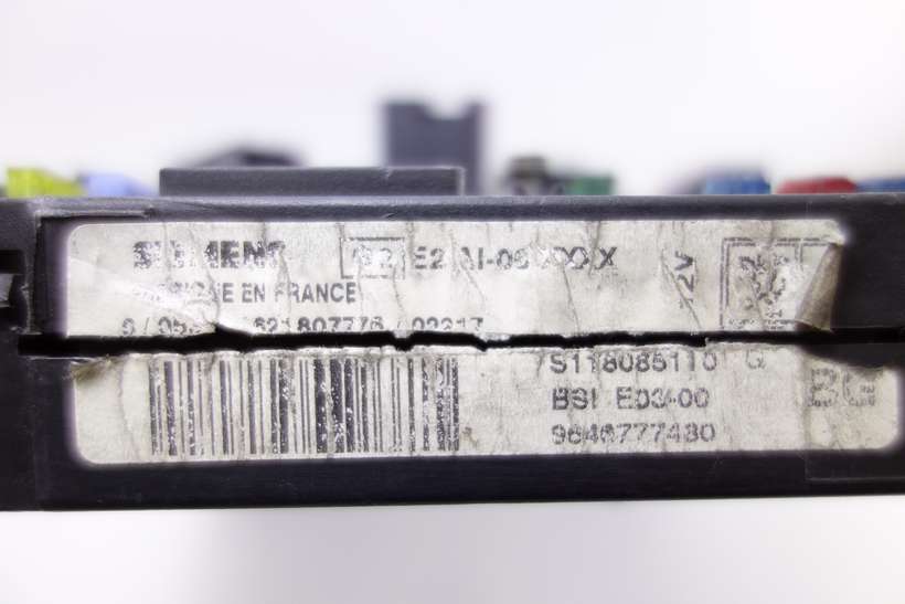 Caja de fusibles Citroen Peugeot 9646777480 S118085110G S118085110 G - foto 2