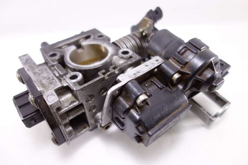 Caja de mariposa VW Audi Seat Bosch 0132008600 0 132 008 600 3435210511 3 435 210 511 - foto 1