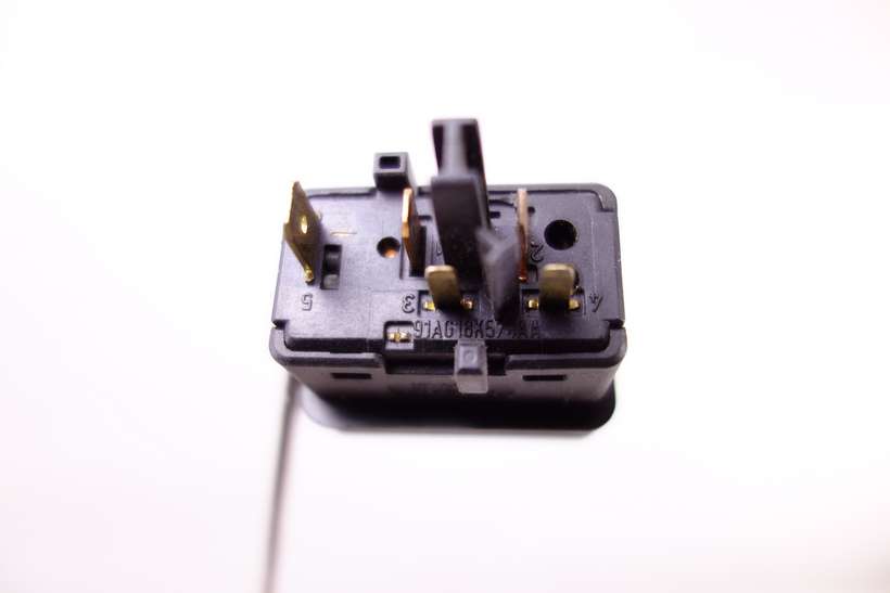 Interruptor Ford Escort 91AG18K574AA - foto 2