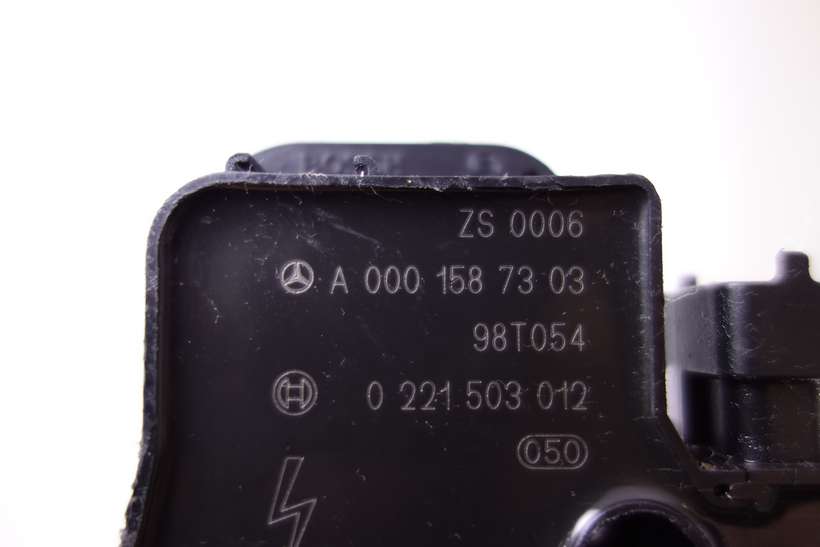 Bobina de encendido Mercedes A0001587303 A 000 158 73 03 0221503012 0 221 503 012 W220 W210 S210 W211 W245 - foto 2