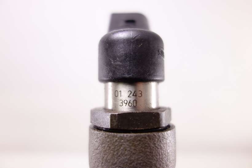 Inyector de combustible Citroen Xsara 012433960 01 243 3960 9636819380 5WS40000 5 WS 40000 - foto 2