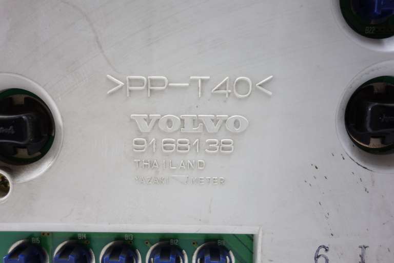 Cuadro de instrumentos Volvo S70 V70 V70 9168138 91 681 38 9168144 9166196 1513008050 151300-8050 9148926 69794660T 69794-660T - foto 3