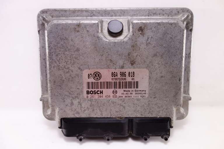 Centralita del motor VW Golf 06A906018 06A 906 018 Bosch 0261204438 0 261 204 438 26SA5148 - foto 1
