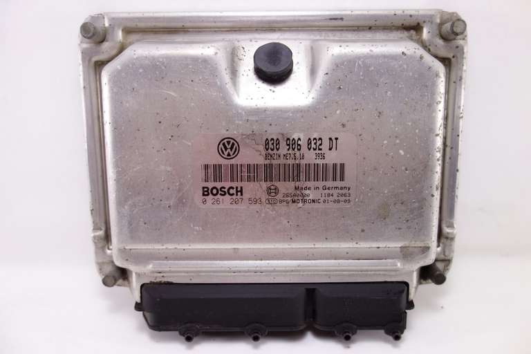 Centralita del motor VW Polo 030906032DT 030 906 032 DT Bosch 0261207593 0 261 207 593 26SA0000 - foto 1